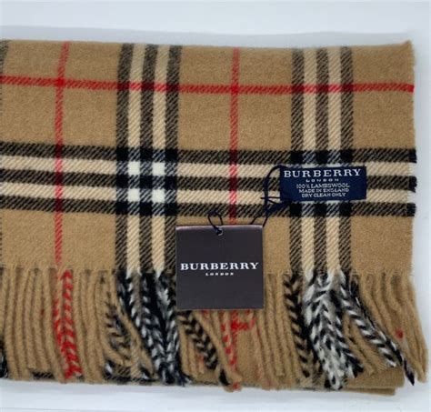 sciarpa burberry etichetta